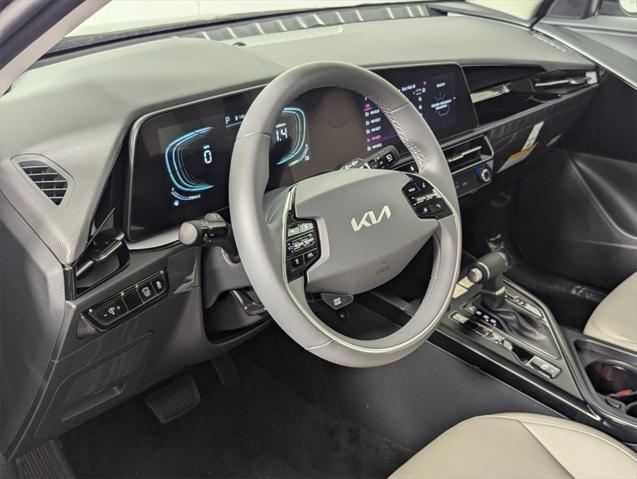 Photo of 2025 Aurora Black Pearl Kia Niro