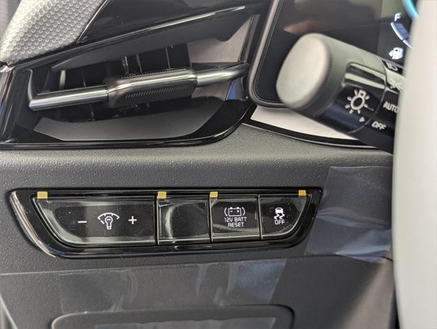 Photo of 2025 Aurora Black Pearl Kia Niro