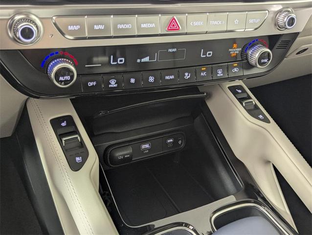 Photo of 2025 Ebony Black Kia Telluride