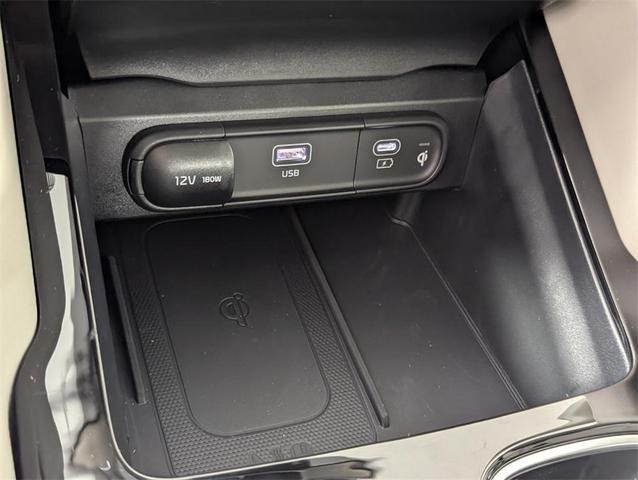 Photo of 2025 Ebony Black Kia Telluride