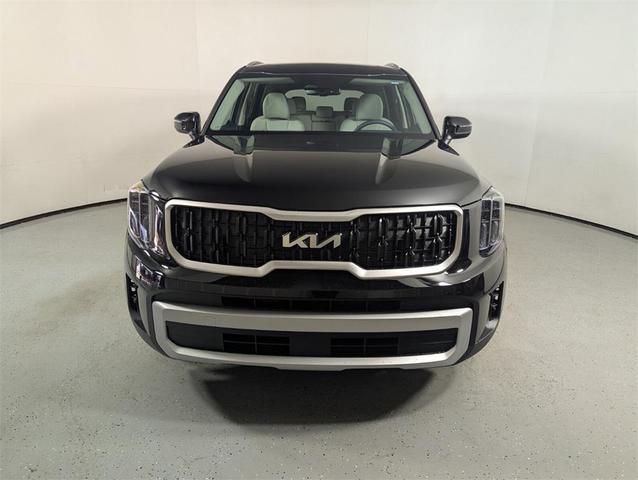 Photo of 2025 Ebony Black Kia Telluride