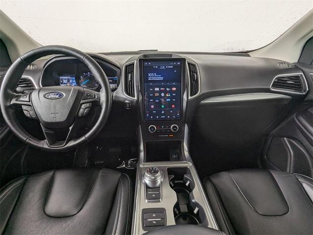 Photo of 2022 Red Metallic Ford Edge