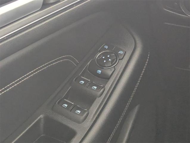 Photo of 2022 Red Metallic Ford Edge