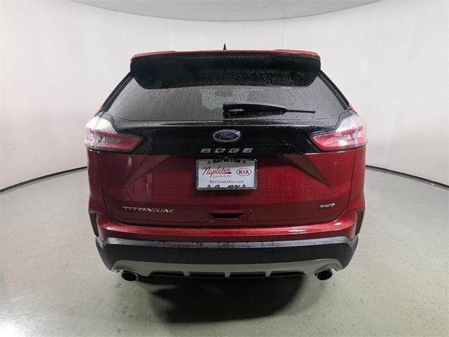Photo of 2022 Red Metallic Ford Edge