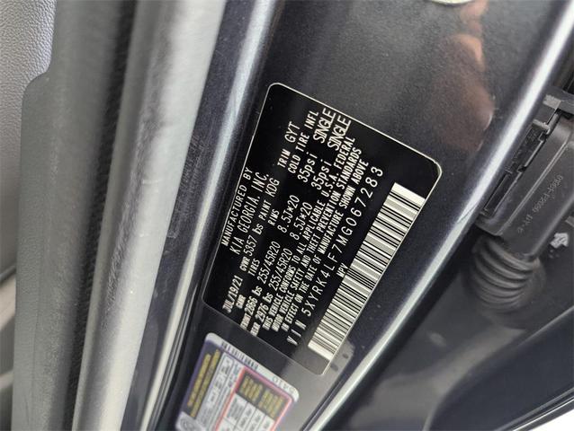 Photo of 2021 Gravity Grey Kia Sorento