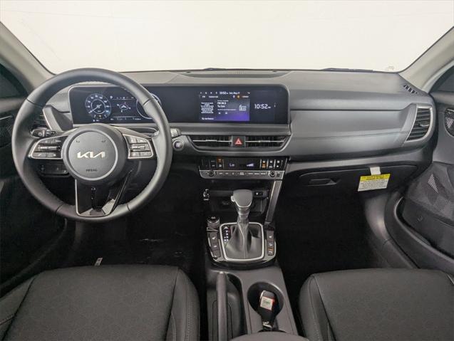 Photo of 2025 Gray Kia Seltos