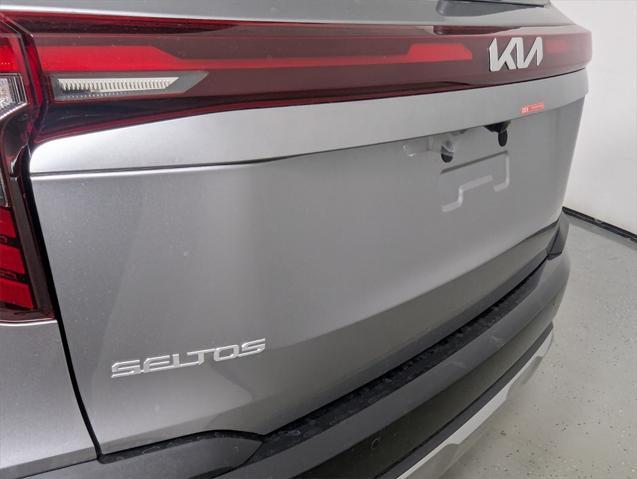 Photo of 2025 Gray Kia Seltos