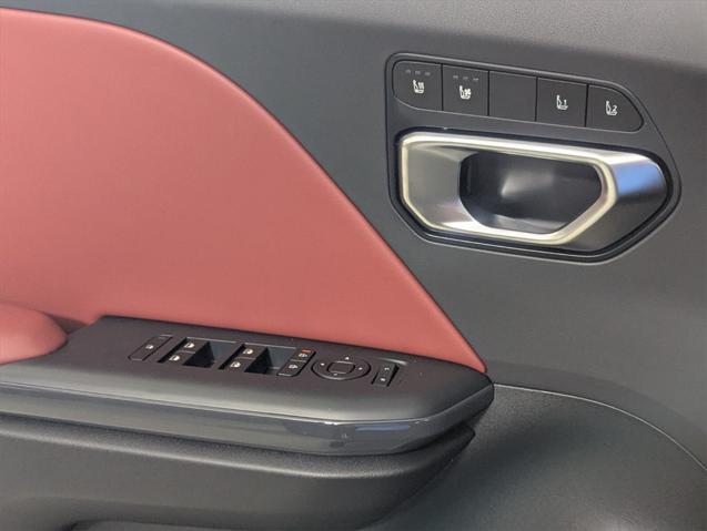 Photo of 2025 Aurora Black Pearl Kia K4