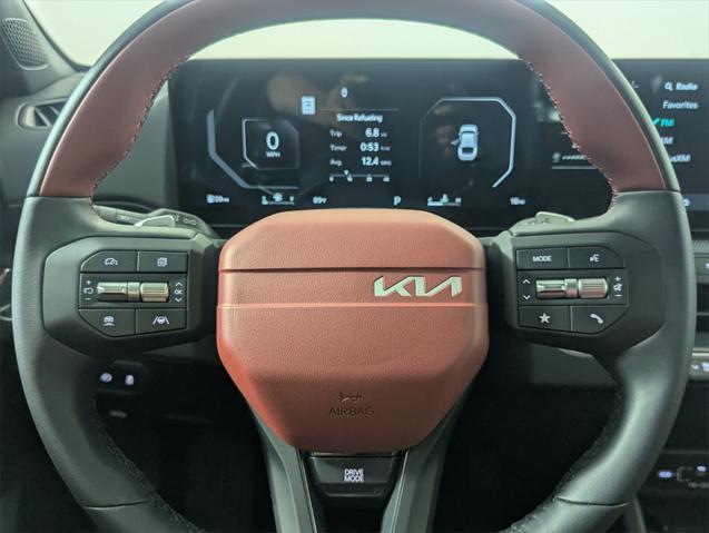 Photo of 2025 Aurora Black Pearl Kia K4