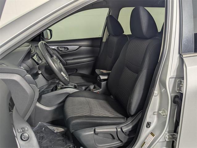 Photo of 2020 Brilliant Silver Metallic Nissan Rogue