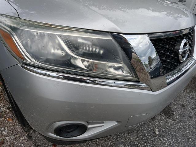 Photo of 2015 Brilliant Silver Nissan Pathfinder