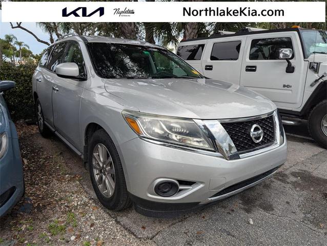 Photo of 2015 Brilliant Silver Nissan Pathfinder