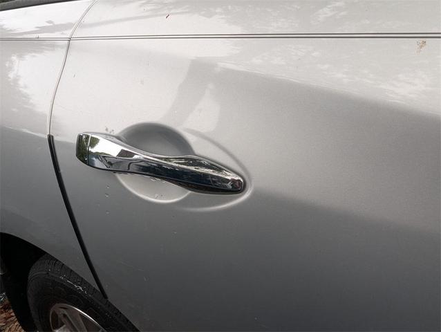 Photo of 2015 Brilliant Silver Nissan Pathfinder