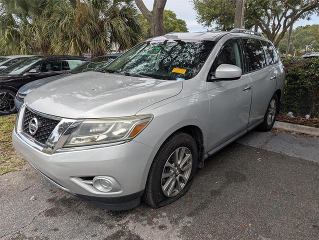 Photo of 2015 Brilliant Silver Nissan Pathfinder