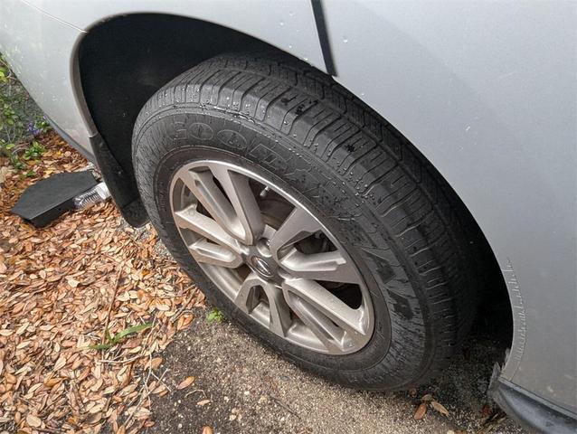 Photo of 2015 Brilliant Silver Nissan Pathfinder