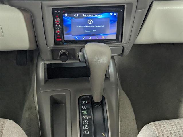 Photo of 2000 Alpine White Mitsubishi Montero Sport
