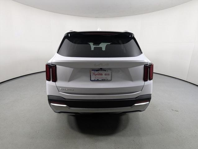 Photo of 2025 Glacial White Pearl Kia Sorento