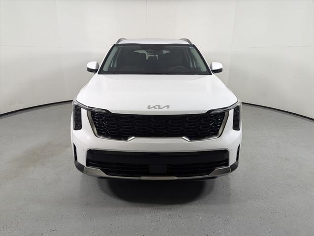 Photo of 2025 Glacial White Pearl Kia Sorento