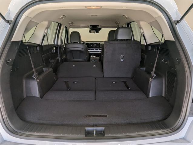 Photo of 2025 Glacial White Pearl Kia Sorento