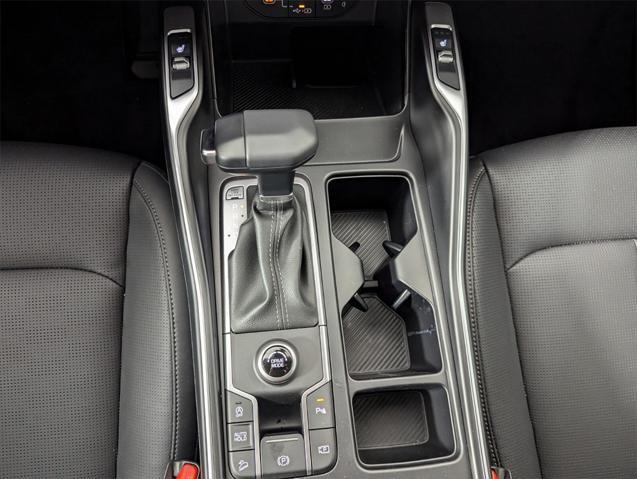 Photo of 2025 Glacial White Pearl Kia Sorento