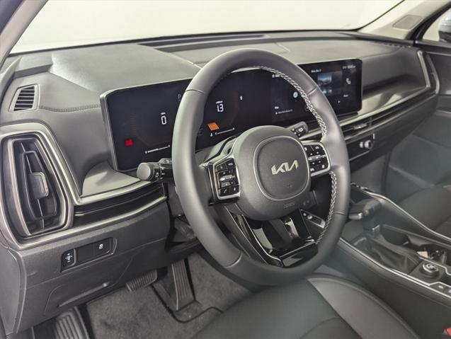 Photo of 2025 Glacial White Pearl Kia Sorento