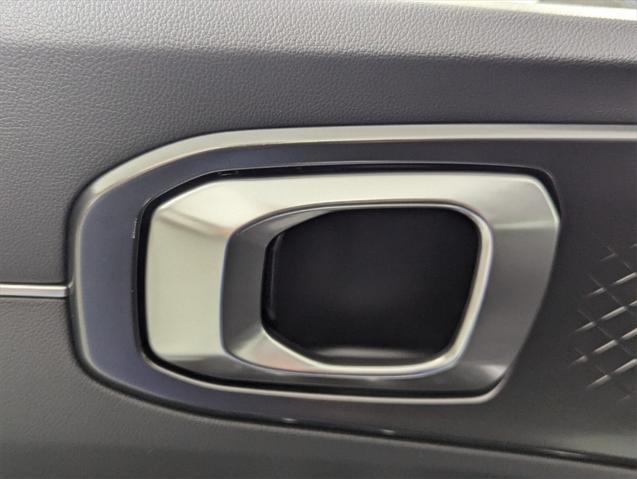 Photo of 2025 Glacial White Pearl Kia Sorento
