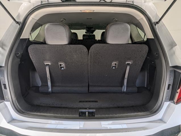 Photo of 2025 Glacial White Pearl Kia Sorento