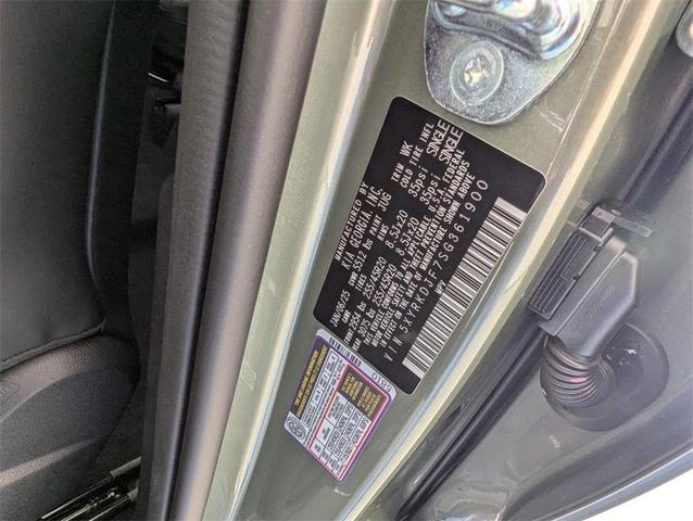 Photo of 2025 Jungle Green Kia Sorento