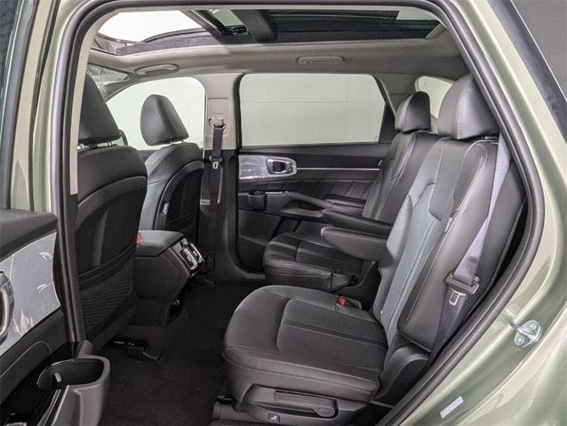 Photo of 2025 Jungle Green Kia Sorento
