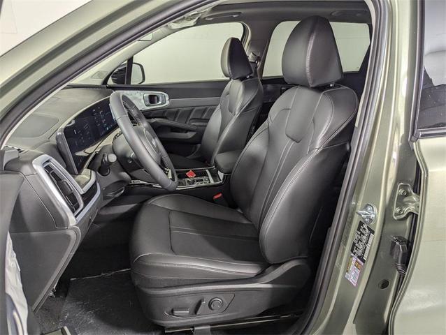 Photo of 2025 Jungle Green Kia Sorento