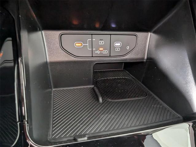 Photo of 2025 Jungle Green Kia Sorento