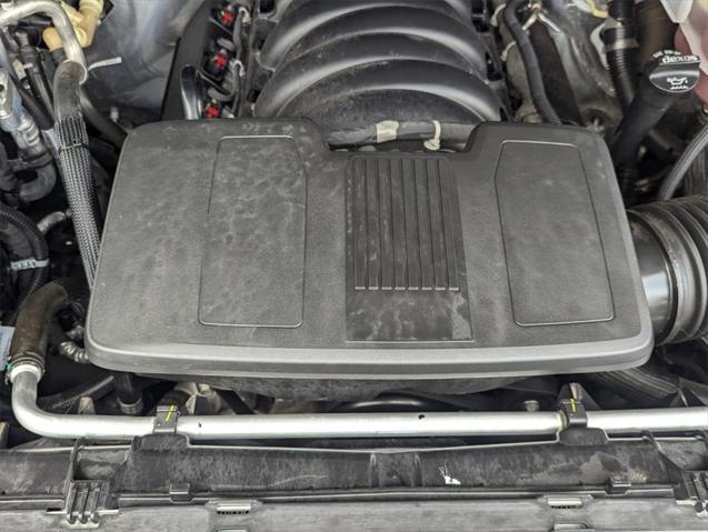 Photo of 2023 Summit White Chevrolet Suburban