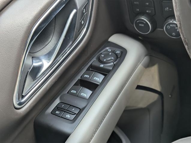 Photo of 2023 Summit White Chevrolet Suburban