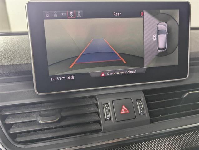 Photo of 2019 Glacier White Audi SQ5