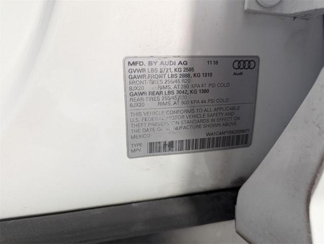 Photo of 2019 Glacier White Audi SQ5