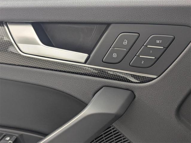 Photo of 2019 Glacier White Audi SQ5