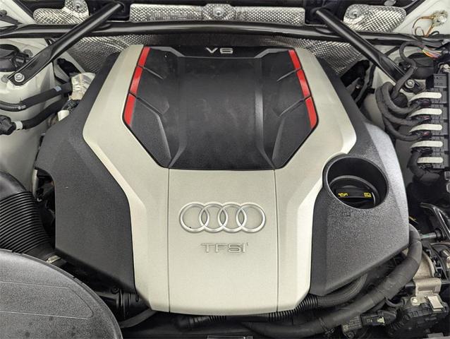 Photo of 2019 Glacier White Audi SQ5