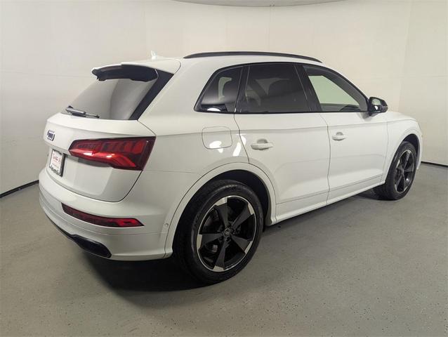 Photo of 2019 Glacier White Audi SQ5