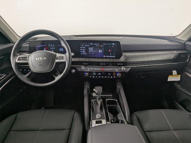 Photo of 2025 Glacial White Pearl Kia Telluride