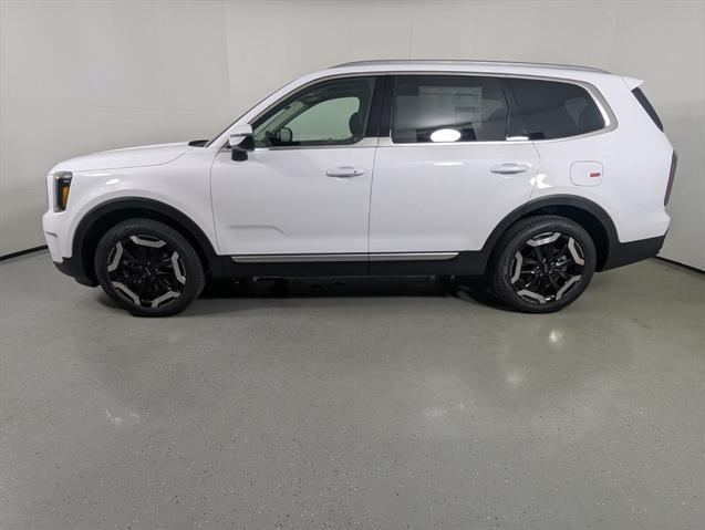 Photo of 2025 Glacial White Pearl Kia Telluride