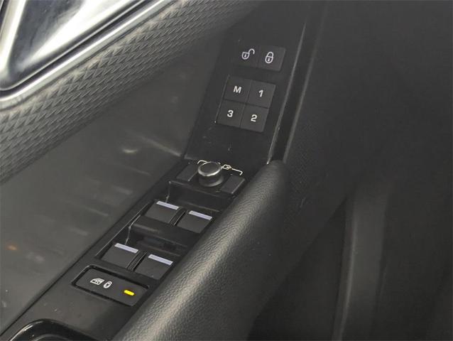 Photo of 2019 Narvik Black Land Rover Range Rover