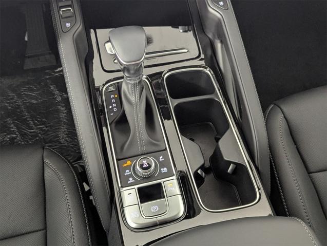 Photo of 2025 Ebony Black Kia Telluride