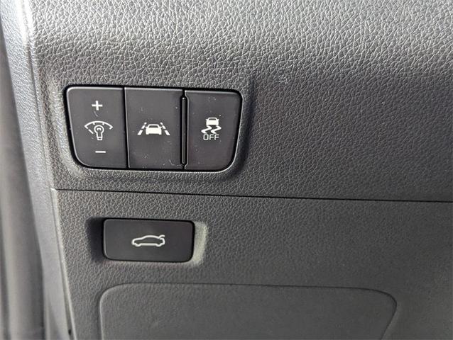Photo of 2023 Wolf Gray Kia K5