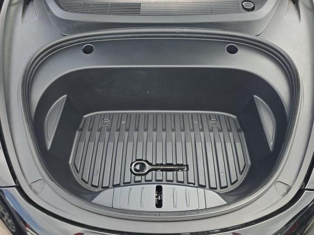 Photo of 2022 Solid Black Tesla Model 3