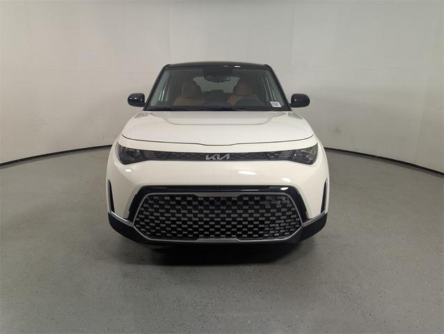 Photo of 2025 Clear White/Black Roof Kia Soul