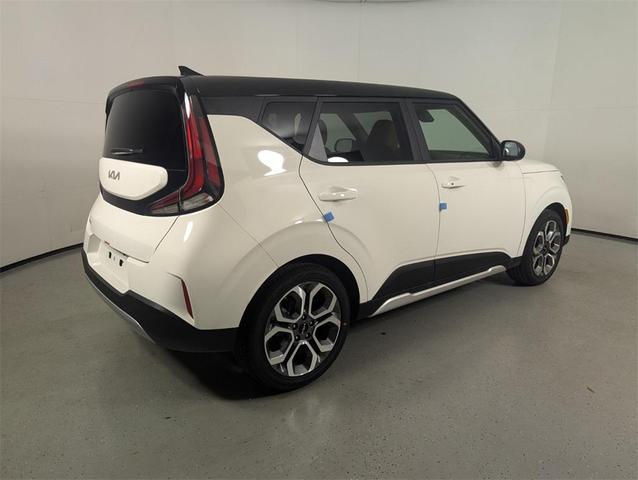 Photo of 2025 Clear White/Black Roof Kia Soul