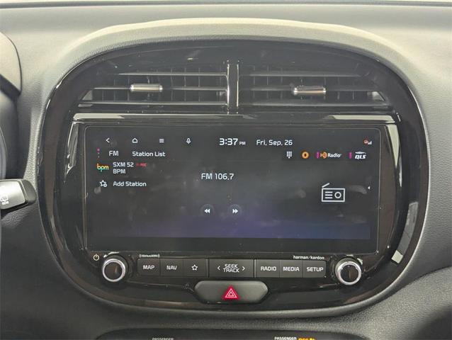 Photo of 2025 Clear White/Black Roof Kia Soul
