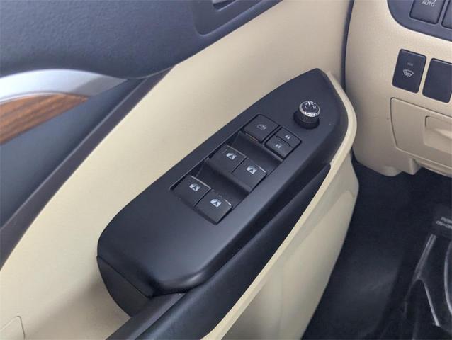 Photo of 2017 Toasted Walnut Pearl Toyota Highlander