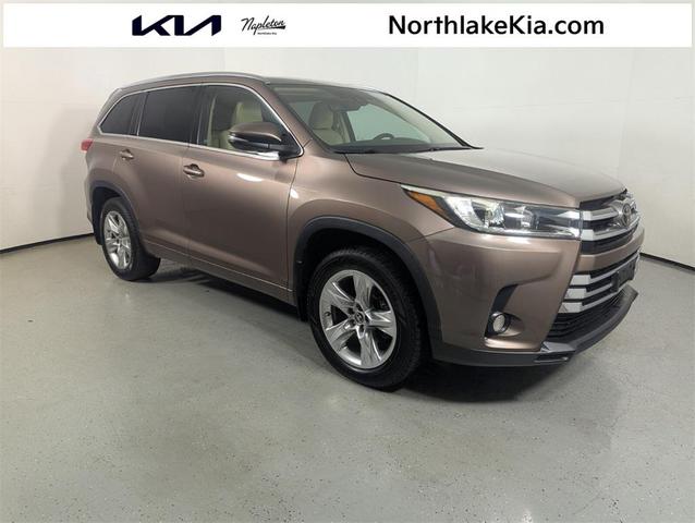 Photo of 2017 Toasted Walnut Pearl Toyota Highlander