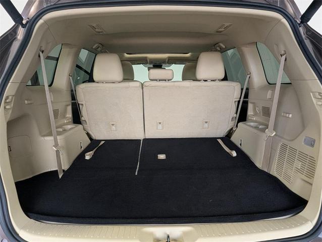 Photo of 2017 Toasted Walnut Pearl Toyota Highlander